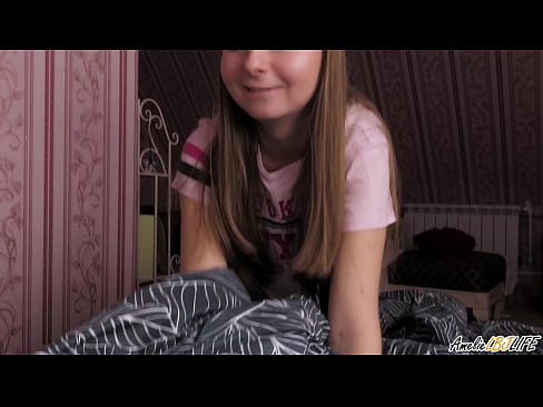 ❤️ Blondie duboko siše svog BFF-a i dobiva spermu u usta Jebanje na hr.pornfuror.ru ❌️